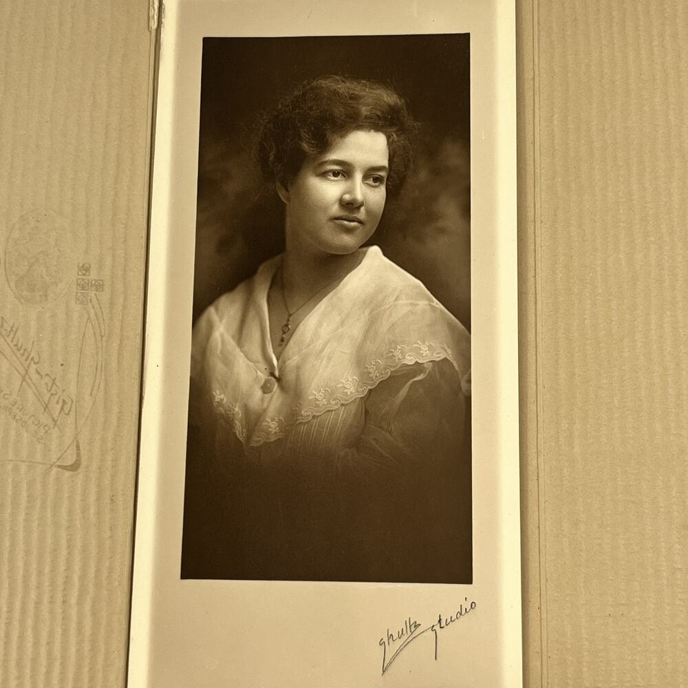 St Joseph MO Antique Photo Identified Maude Berry Schultz Studio Edwardian Woman